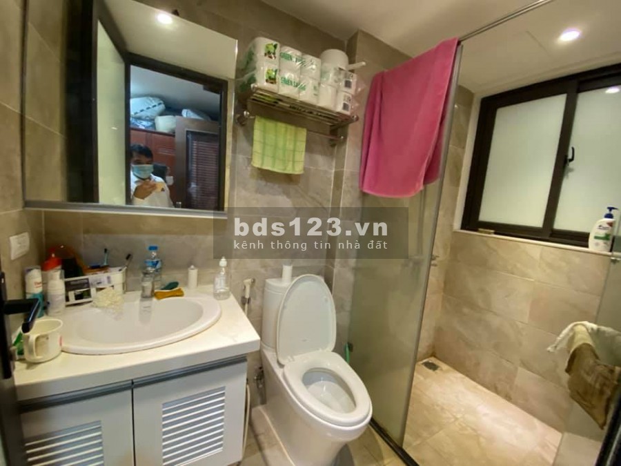 Bán nhà Dương Quảng Hàm, Quận Cầu Giấy, dt 70m2, 5 tầng, mt 4m, giá 12,8 tỷ