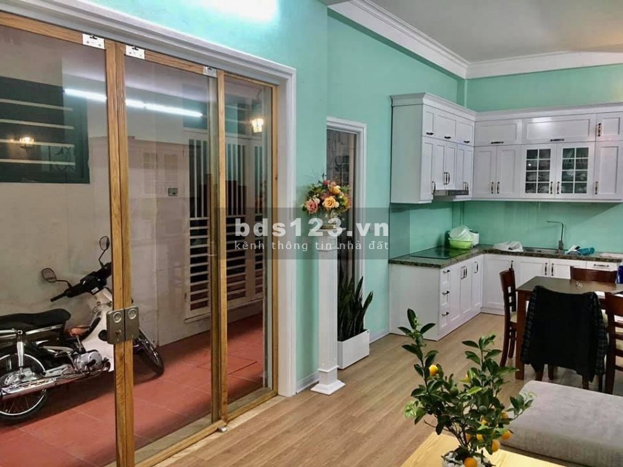 Bán nhà phố Ngọc Lâm gàn cầu Chương Dương Long Biên, gàn chợ đi bộ sang Mipec