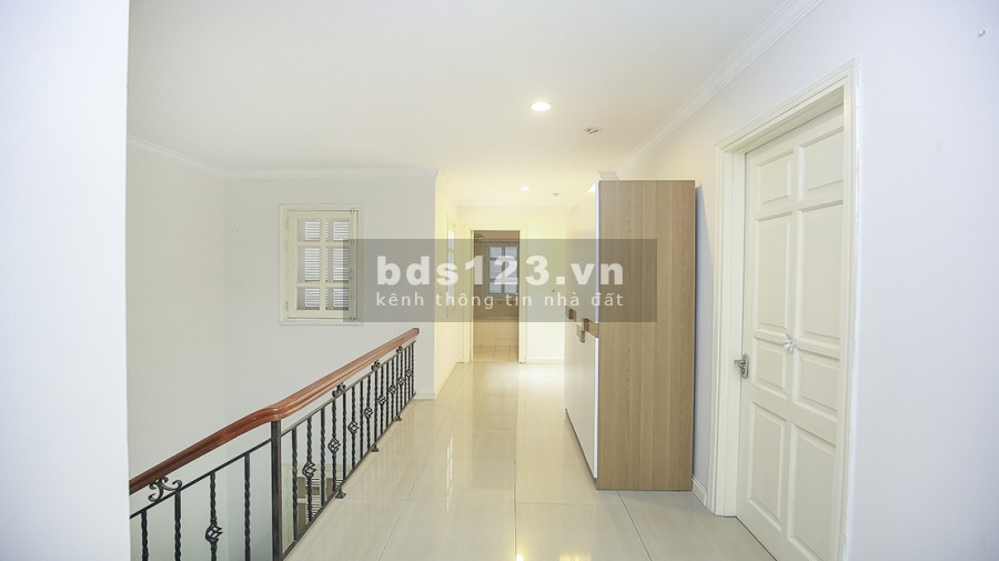 Bán nhanh biệt thự Ciputra căn góc 219m2, 3.5 tầng đồ cơ bản giá tốt - 0974606535.