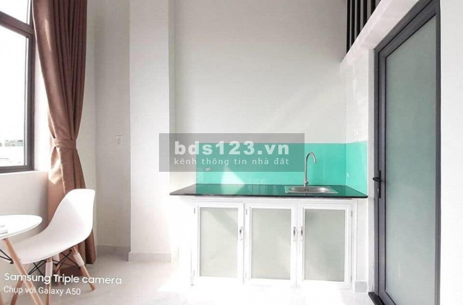 Cho thuê căn hộ có ban công ngay đh công nghiệp thực phẩm Tân Phú, được nuôi pet