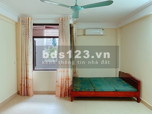 Bán nhà mới tinh dt 40m2, Minh Khai hơn 3 tỷ, gần ô tô vào ở luôn, sổ có sẵn