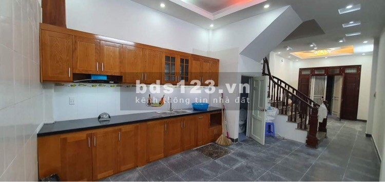 Bán nhà mới tinh dt 40m2, Minh Khai hơn 3 tỷ, gần ô tô vào ở luôn, sổ có sẵn