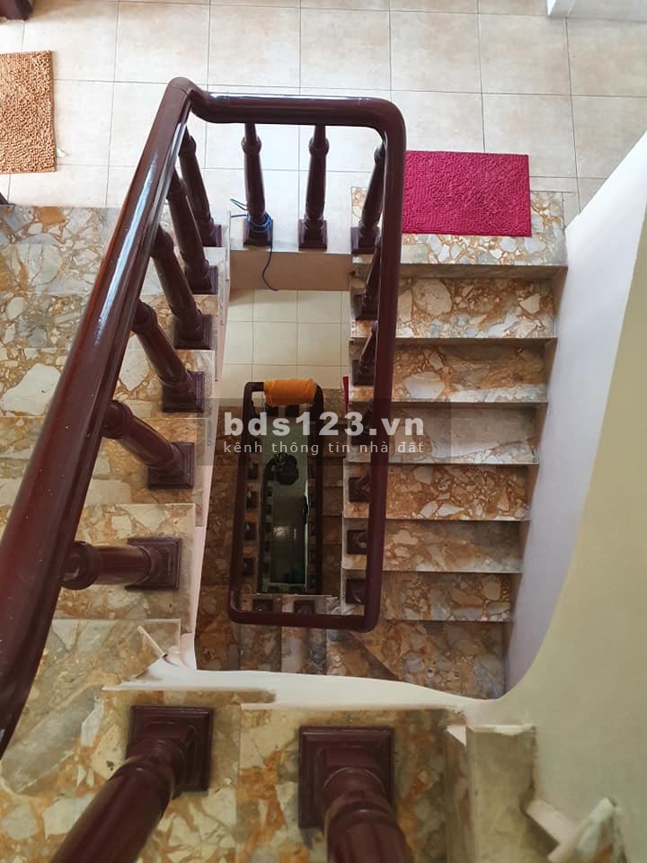 Bán nhà 5 phòng ngủ, sổ phân lô, gần ô tô tránh, khách xem là chốt, bàn giao ngay