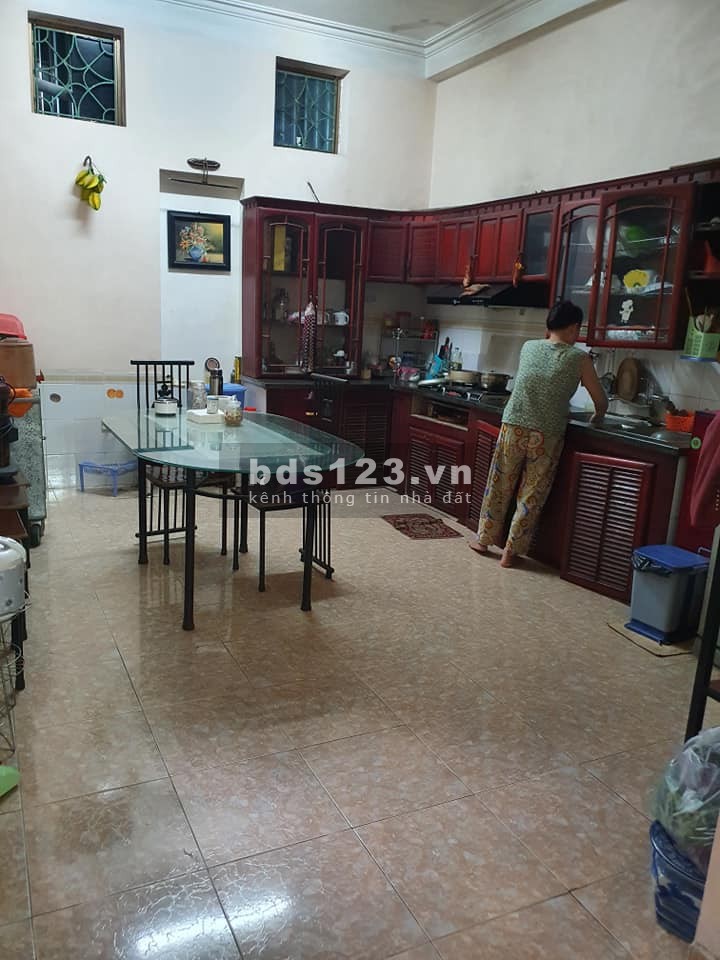 Bán nhà 5 phòng ngủ, sổ phân lô, gần ô tô tránh, khách xem là chốt, bàn giao ngay