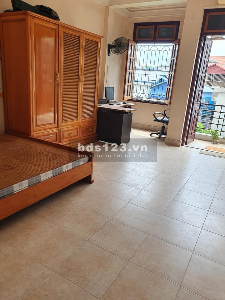 Bán nhà 5 phòng ngủ, sổ phân lô, gần ô tô tránh, khách xem là chốt, bàn giao ngay