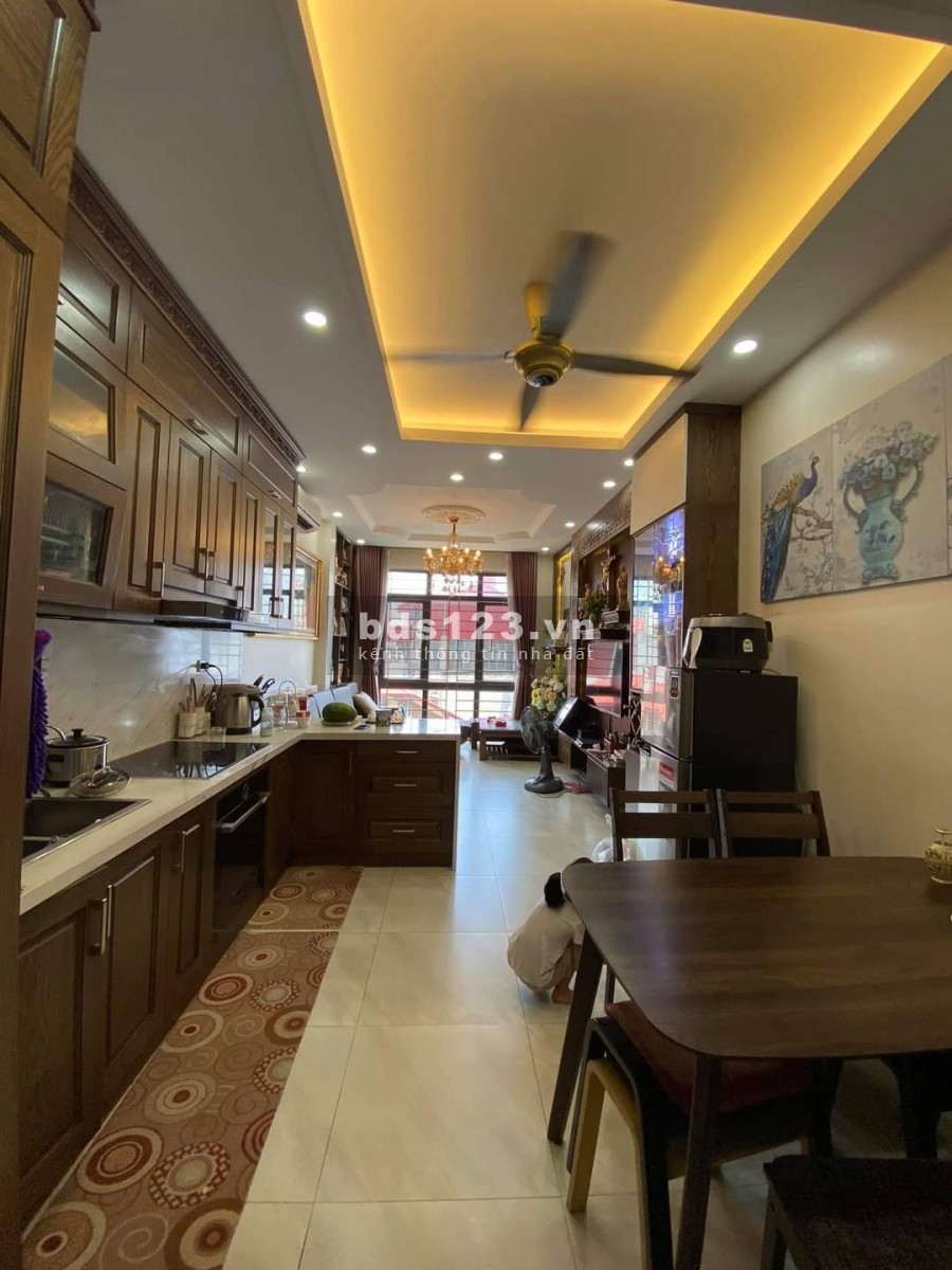 Bán nhà 6 tầng đường Nguyễn Hoàng, Quận Cầu Giấy, giá 5.9 tỷ, lh 0902556333