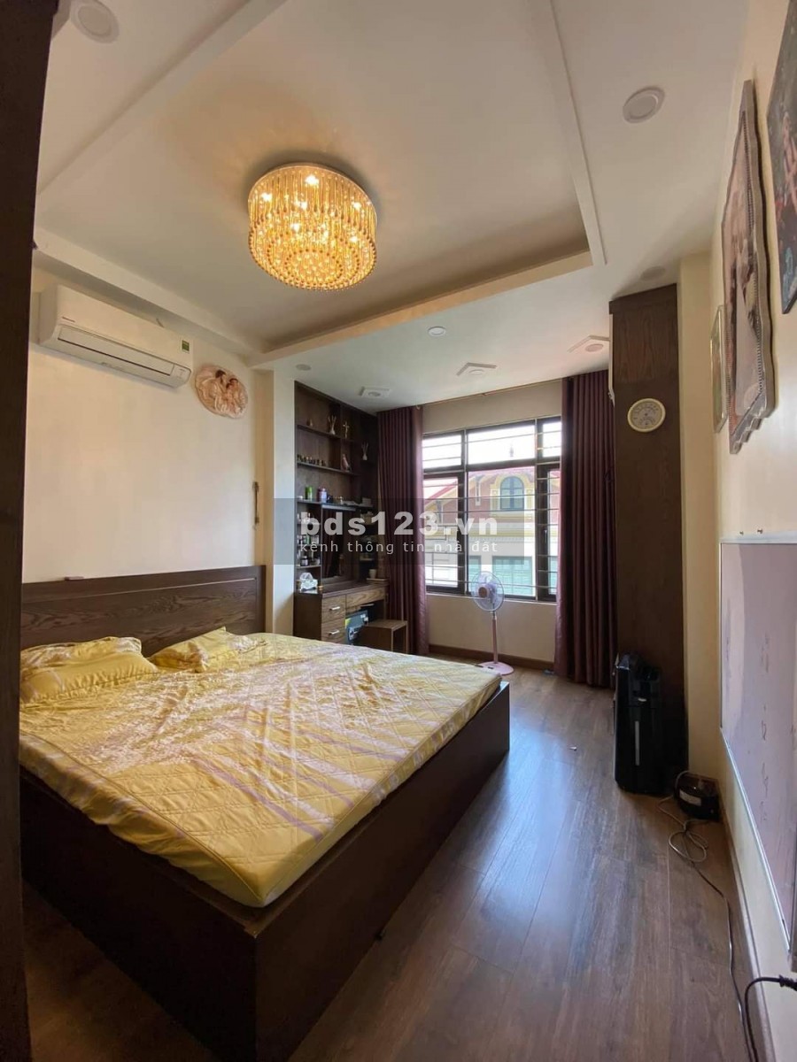Bán nhà 6 tầng đường Nguyễn Hoàng, Quận Cầu Giấy, giá 5.9 tỷ, lh 0902556333