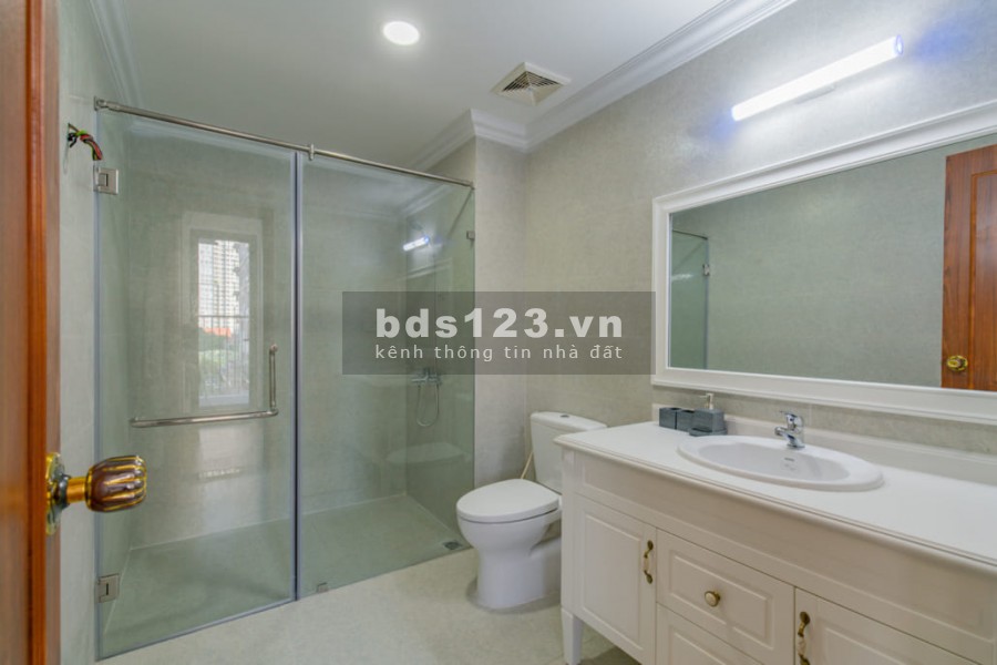 Chính chủ cắt lỗ sâu căn hộ 102m2, full nội thất tòa CT4 dự án Iris Garden giá 3.7 tỷ. Liên hệ: 0967780397.