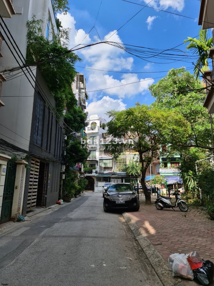 Cho thuê nhà riêng Nghĩa Đô: DTSD 200m2, ô tô vào nhà, giá 11 triệu/tháng
