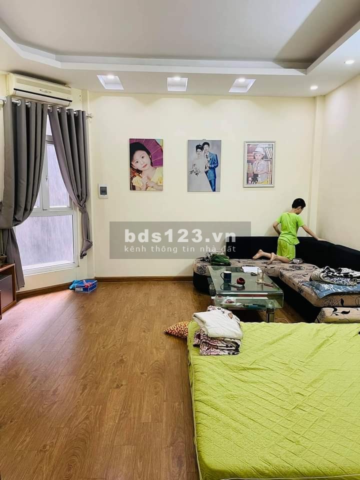 Chính chủ cần Bán nhà 5 tầng đẹp ở ngay 3 PN Hoàng Mai trung tâm Quận ở ngay