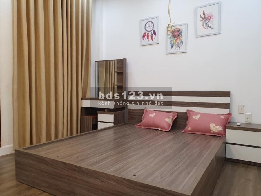 Ngõ 515 Hoàng Hoa Thám diệ tích 35m2 5 tầng mặt tiền 4m giá nhỉnh 3 tỷ, lhcc
