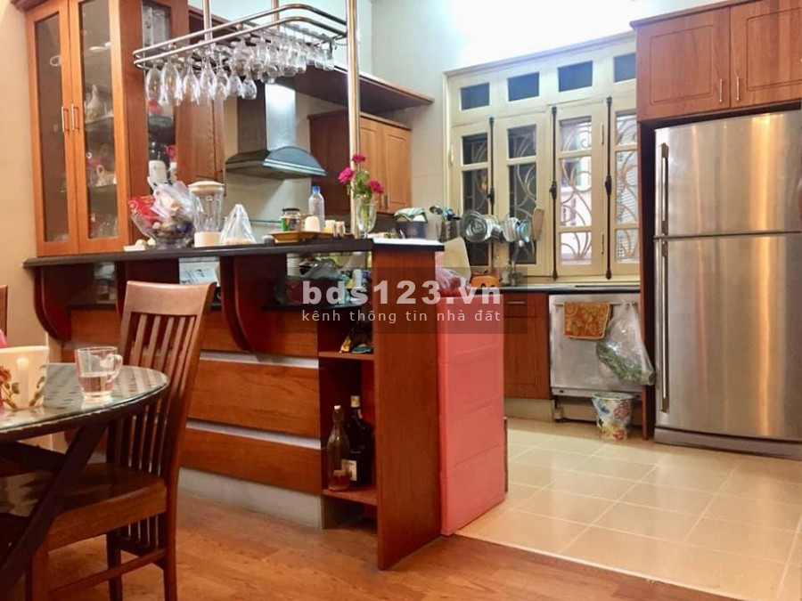 Bán nhà Hồ Tùng Mậu dt 70m2, căn góc MT 5m, ô tô vào nhà, giá 4 tỷ