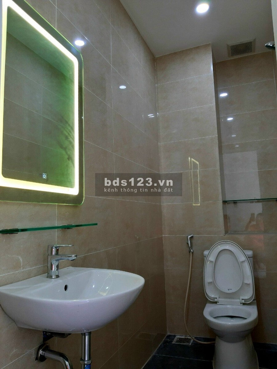 Cần bán gấp nhà 3 tầng Nguyễn Thượng Hiền phường 1 Quận Gò Vấp, sổ sẵn