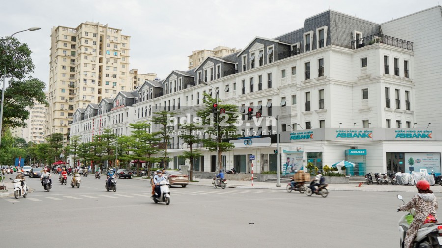 Tiềm năng kinh doanh thế nào khi bao quanh 40 tòa chung cư chỉ có 100 lô Shophouse