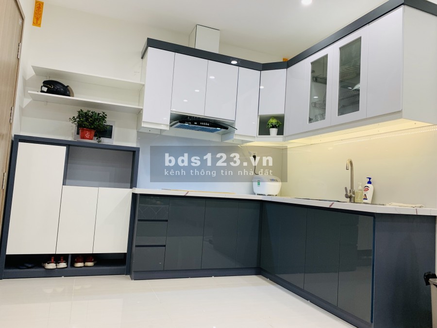 Cho thuê gấp căn hộ 2 ngủ, 2wc, đồ cơ bản tại vinhomes Smart City, 8tr/th