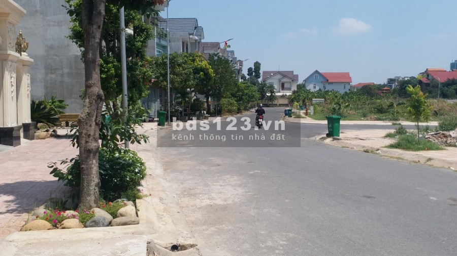 Bán đất đối diện kdl sơn tiên. mặt tiền kinh doanh buôn bán, ngân hàng hỗ trợ vay