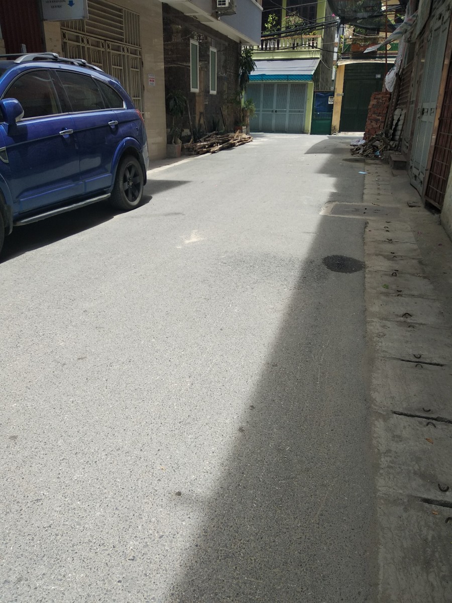 Cần bán gấp nhà phố Trương Định, dt 34m2, mt 4m, 3 pn, gần phố, giá 2.55 tỷ