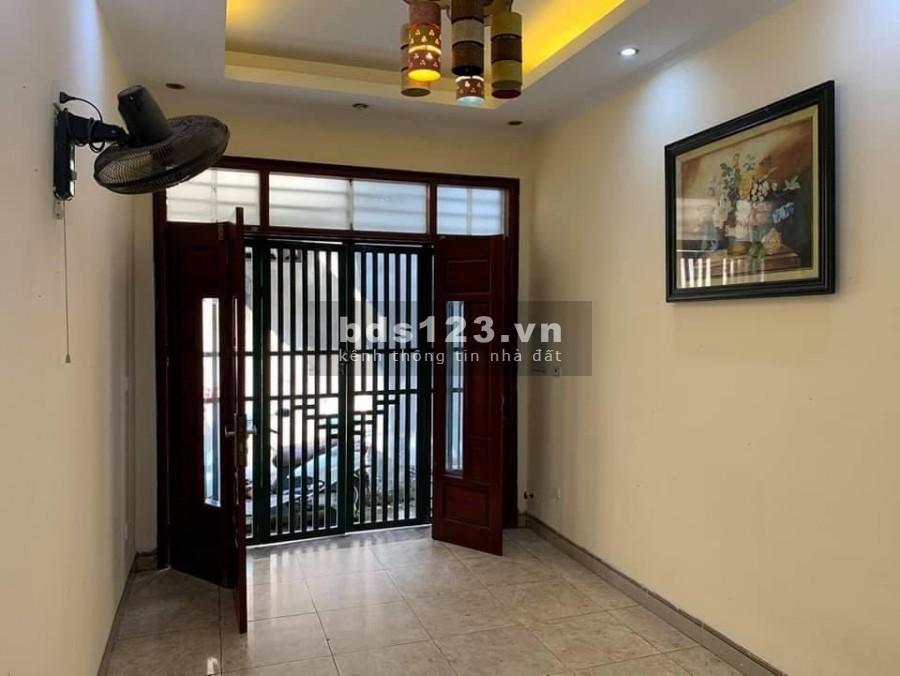 Cần bán nhà Lĩnh Nam - Hoàng Mai, Nhà mới đẹp chắc chắn, giá bán 28 tỷ