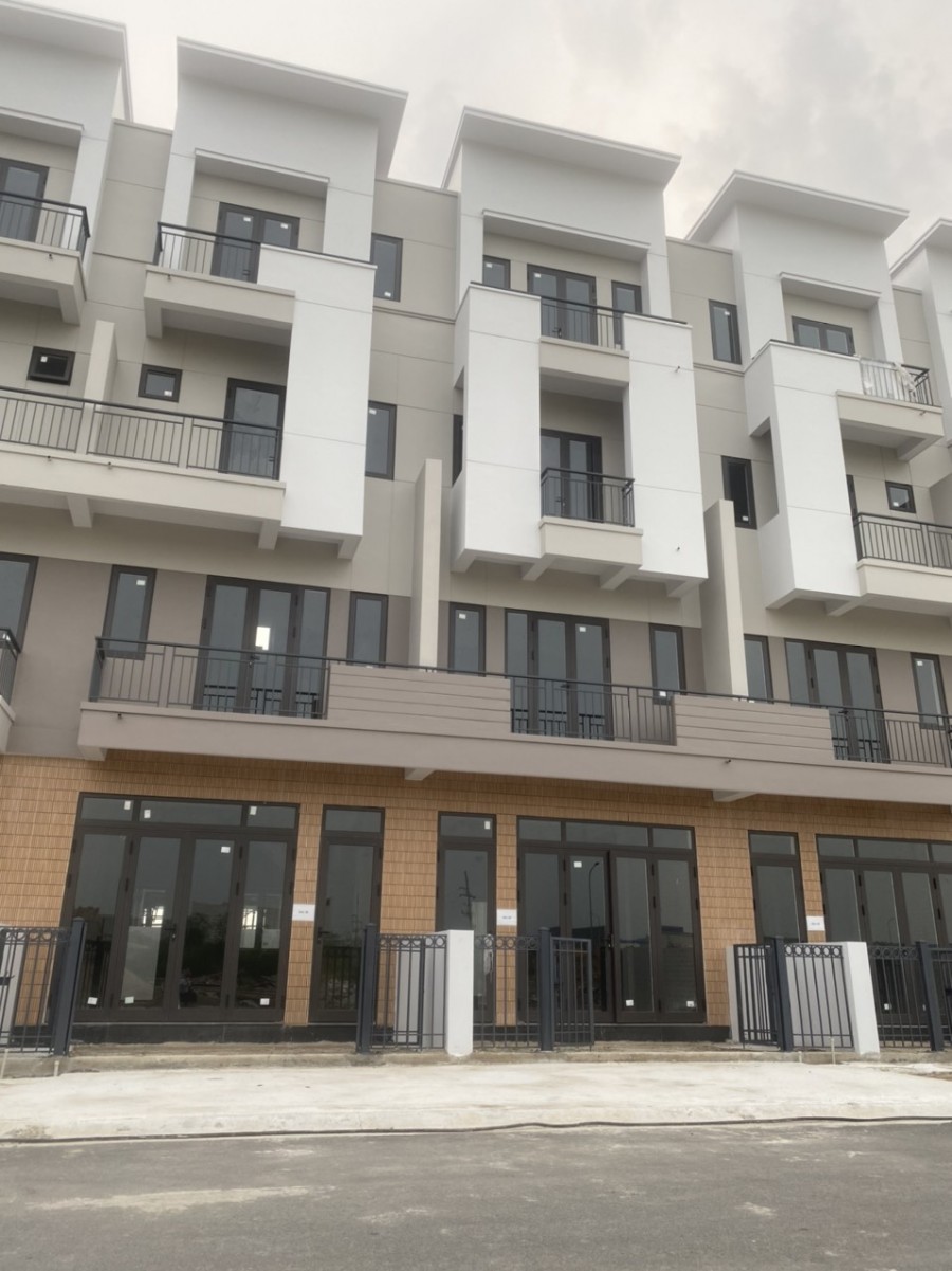 Bán nhà liền kề khu dự án hiện đại, kiến trúc đẹp, mật độ dân cư lớn, giá đầu tư tốt