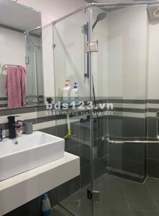 Bán nhà Lê Quang Đạo lô góc ô tô, dt 39m2, 5 tầng mt 3.8m, nội thất, chỉ 3,75 tỷ, lh 0966396381