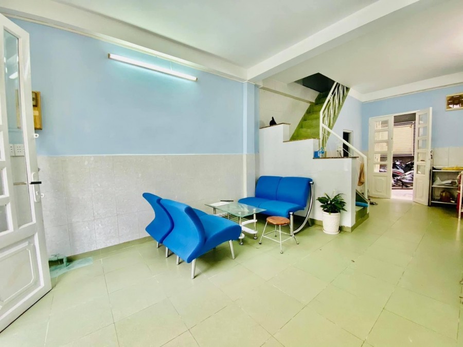 Bán gấp nhà Trần Khánh Dư hẻm xe hơi dt 80m2 giá rẻ 9,1 tỷ.LH 0376966383