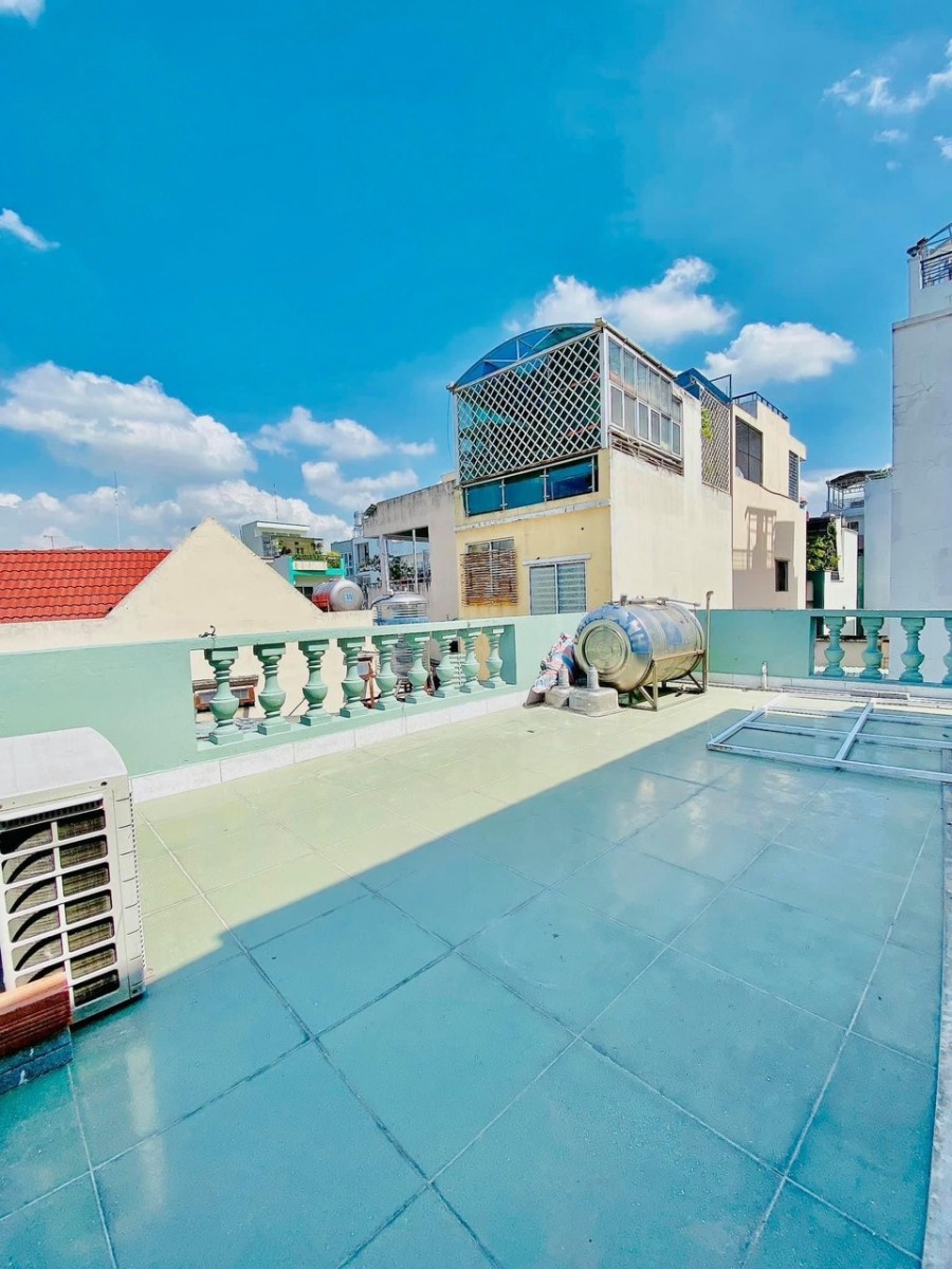 Bán gấp nhà Trần Khánh Dư hẻm xe hơi dt 80m2 giá rẻ 9,1 tỷ.LH 0376966383