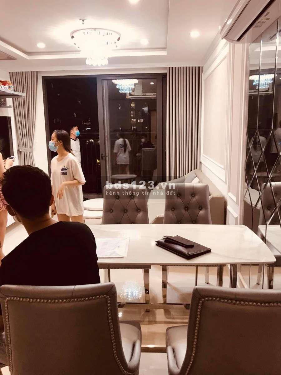 Cho thuê chung cư Vinhomes Green bay 2 ngủ phun đồ Mễ Trì 096904000.