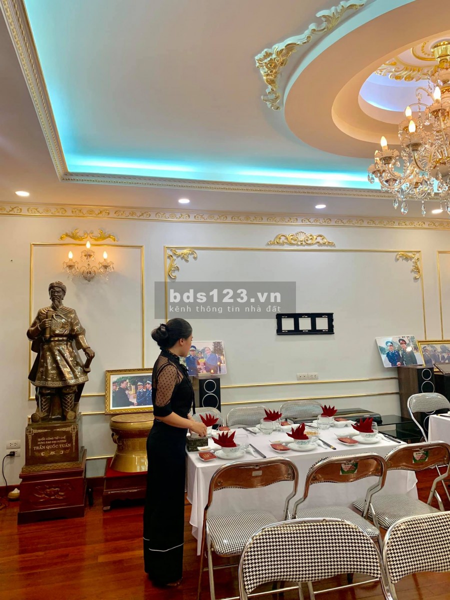 Bán nhà mặt phố Liễu Giai 4 tầng DT 66m2 MT 8m vỉa hè 6m giá 36 tỷ. LH 0912442669
