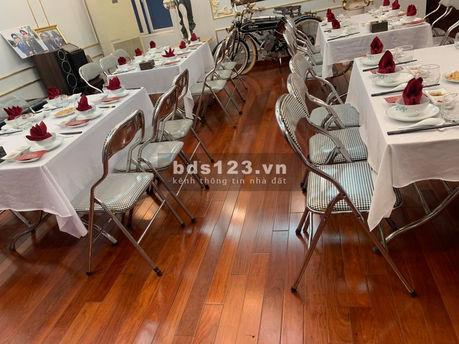 Bán nhà mặt phố Liễu Giai 4 tầng DT 66m2 MT 8m vỉa hè 6m giá 36 tỷ. LH 0912442669