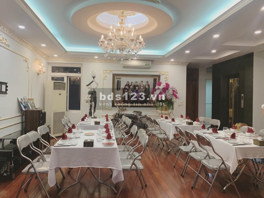 Bán nhà mặt phố Liễu Giai 4 tầng DT 66m2 MT 8m vỉa hè 6m giá 36 tỷ. LH 0912442669