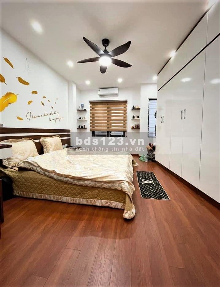 Cần bán gấp nhà riêng Triều Khúc, Thanh Xuân, gara ô tô tránh, phân lô, dt 55m2, 5 tầng, giá 7.6 tỷ