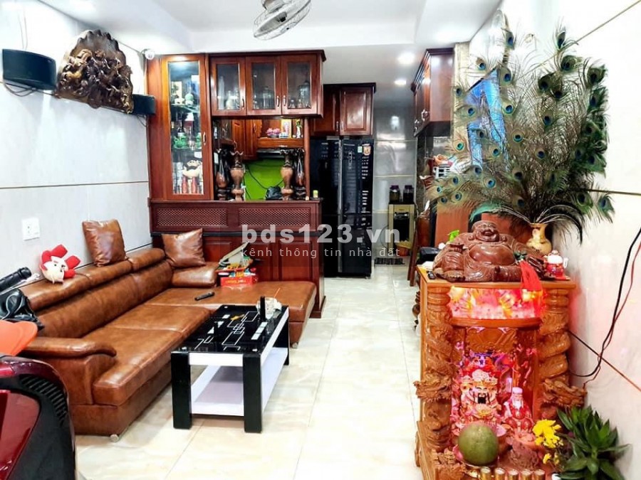 Lô góc, đường Lạc Long Quân, Tân Bình, dt 63m2, hẻm 8m, giá bán 6,5 tỷ