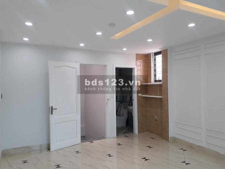 Bán Nhà Hồng Mai ngõ ngắn thông cách oto 10m, sổ đỏ vuông vắn cất két