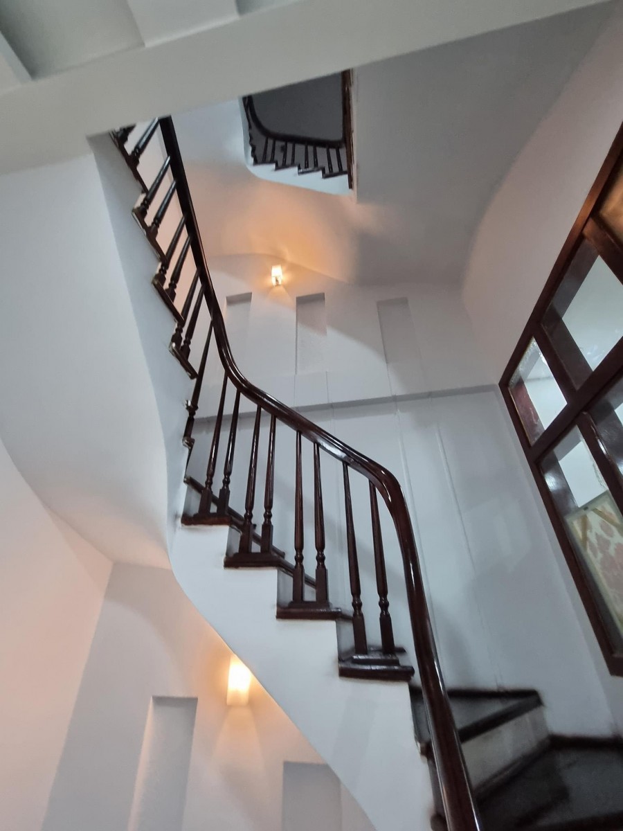 Bán nhà phố Lê Thanh Nghị, thang máy nhà còn mới, tự khai thác 70 triệu, giá nhỉnh 10 tỷ