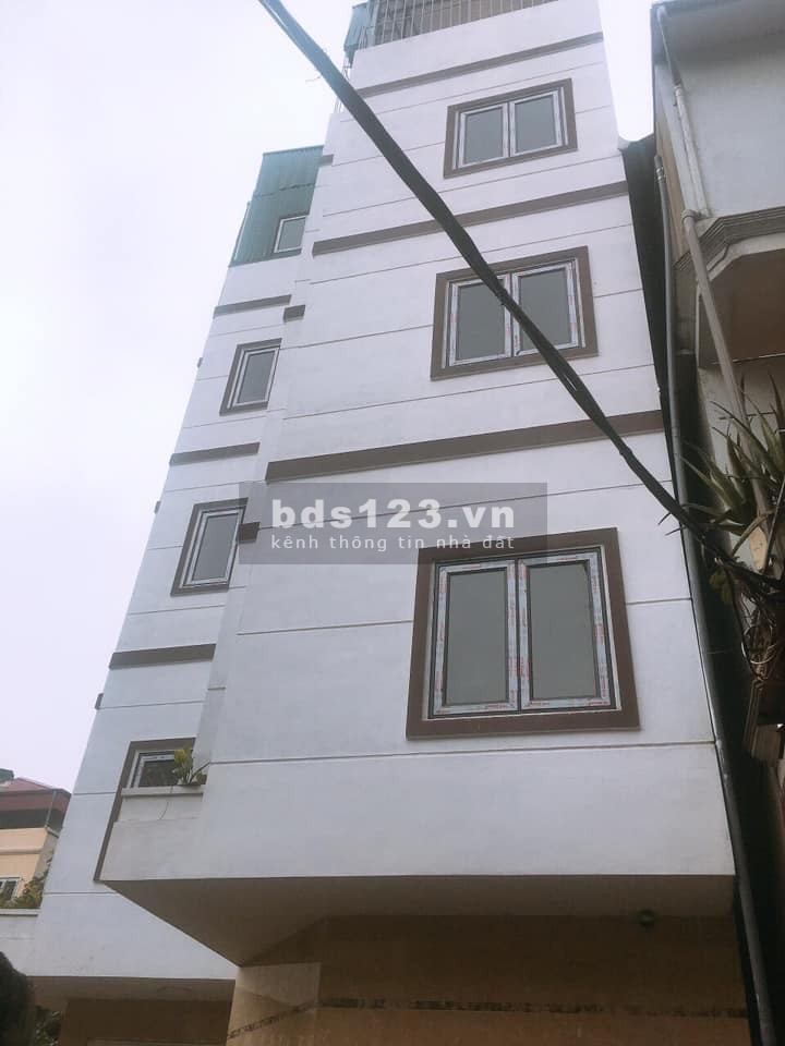 Bán nhà mới ngõ Lạc Long Quân, dt 34m2, 5 tầng, mt 5.5m, giá 3.2 tỷ, lh 0975513371