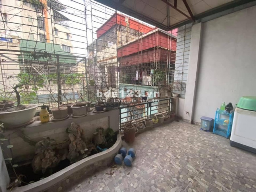 Bán nhà quận Hoàng Mai giá bán 2.6 tỷ đẹp long lanh, mặt tiền 35 Đại Đồng, lhcc