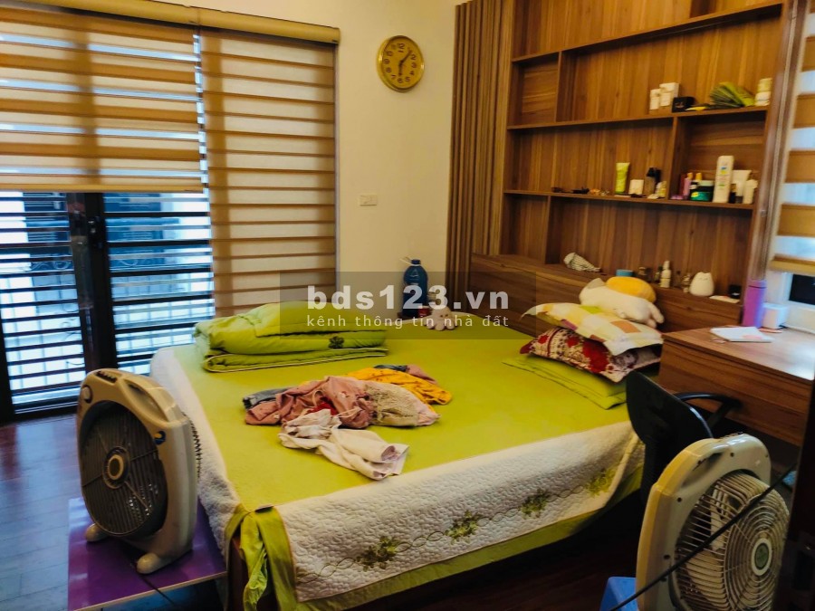 Nhà đẹp Bồ Đề,Ở ngay, gần hồ, Dân trí đỉnh cao, 32m, giá 3.7 tỷ