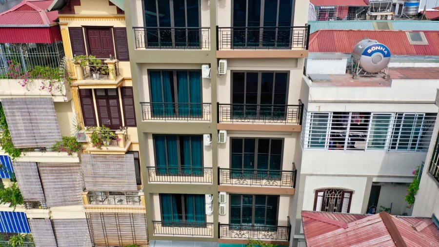 Bán nhà phố Lê Thanh Nghị, thang máy nhà còn mới, tự khai thác 70 triệu, giá nhỉnh 10 tỷ