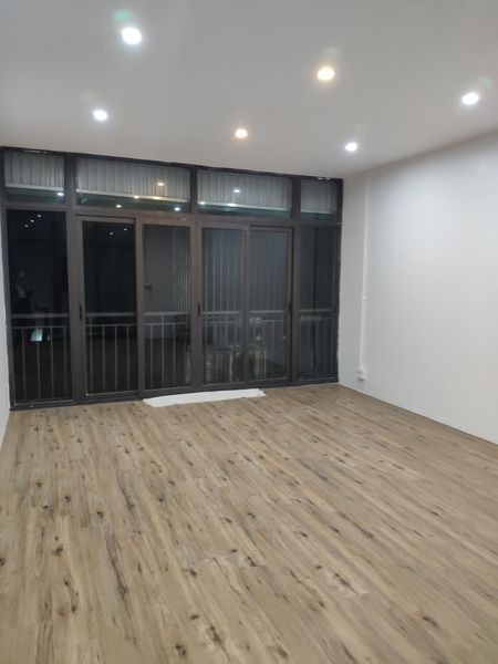 Bán nhà đẹp,mới phố 8/3, diện tích sử dụng 40m2, 5 tầng; giá nhỉnh 6 tỷ, lhcc