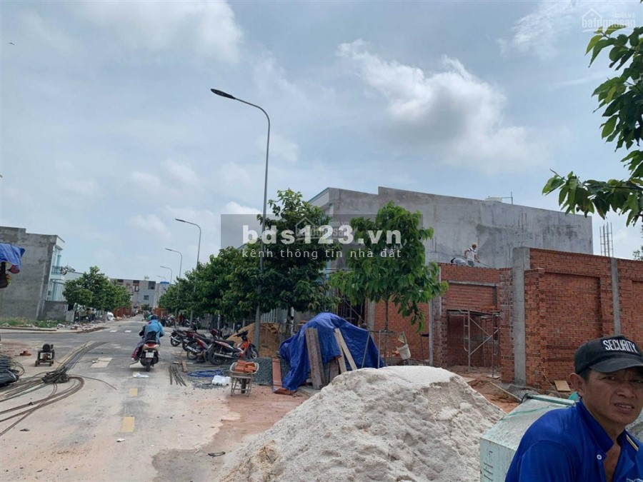 Đất gần bệnh viện Tân Uyên, đường trước nhà rộng 13m, 2 ô tô tránh nhau thoải mái
