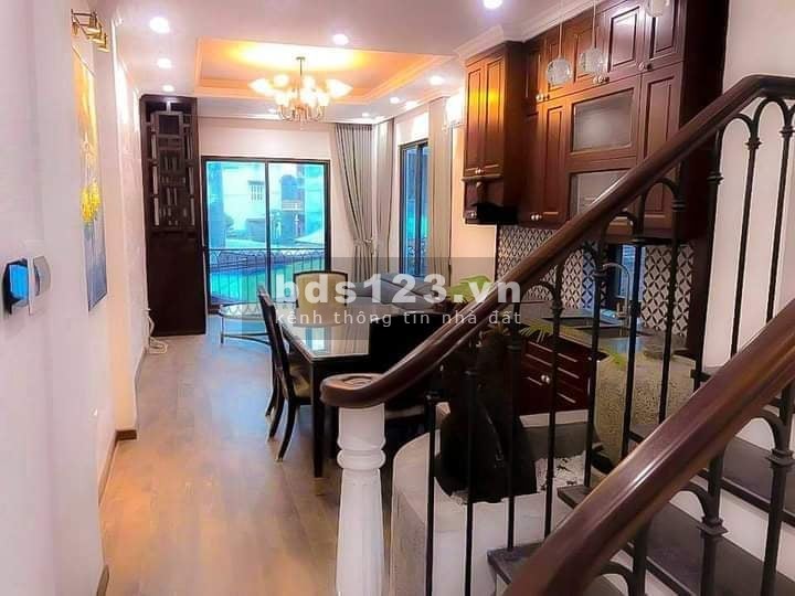 Chính chủ bán nhà 41m2 x 4 tầng Ngọc Hồi, mt 4m, giá chỉ 2.1 tỷ, ngõ 2.5m ba gác đua