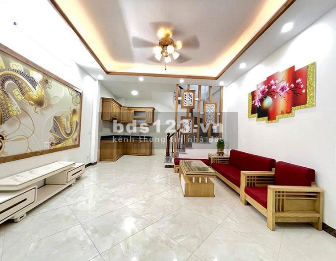Bán nhà tổ 16 Bát Khối 35m2, nhà 5T đẹp cho gia đình trẻ, tiện ích ngập tràn giá chỉ 2.7 tỷ.