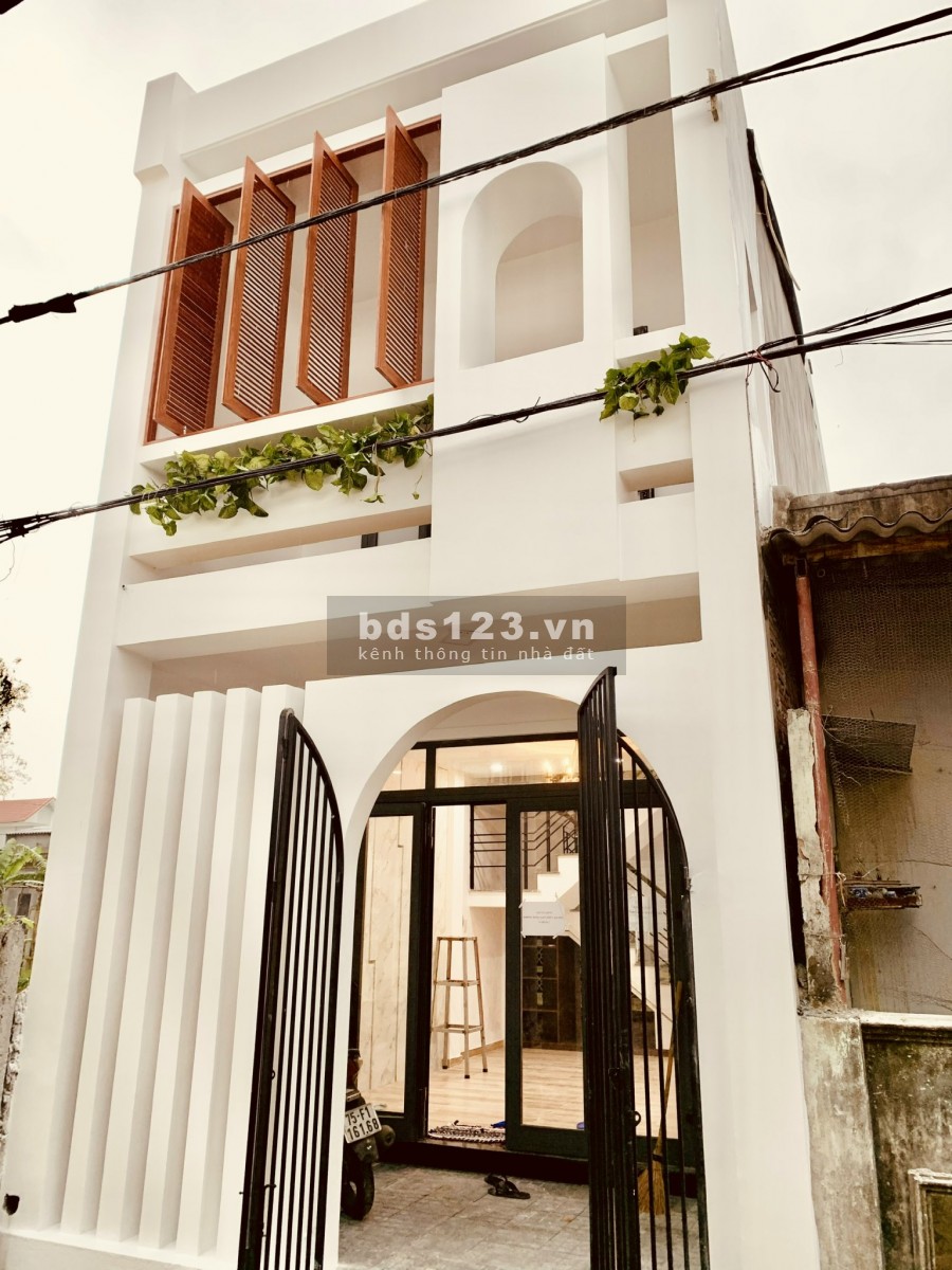 Bán nhà mặt tiền kiệt Nguyễn Lộ Trạch, nhà 2 tầng hoàn thiện dọn vào ở ngay, chỉ 2.3xx tỷ