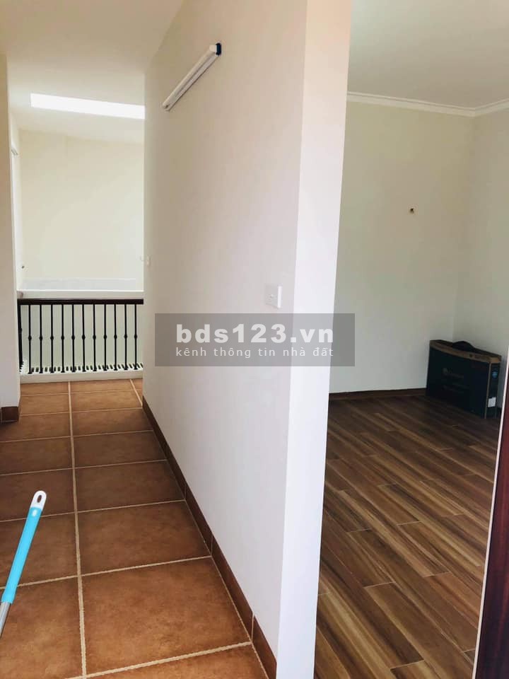 Siêu Vip Quận Cầu Giấy nhà 7 tầng thang máy, khu nhiều cán bộ cấp cao sinh sống, giá 15.3 tỷ