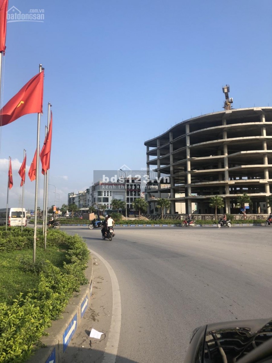 Bán tòa nhà 5 tầng đối diện trung tâm thương mại thị xã Mỹ Hào tỉnh Hưng Yên