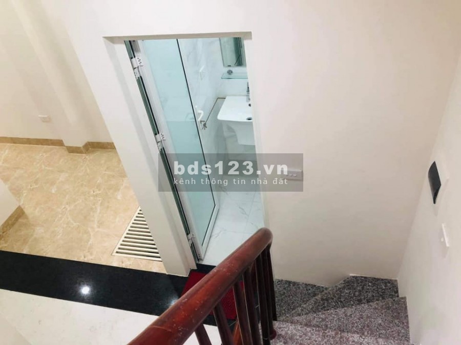Siêu Vip Quận Cầu Giấy nhà 7 tầng đúc khu nhiều cán bộ cao cấp sinh sống, còn mới