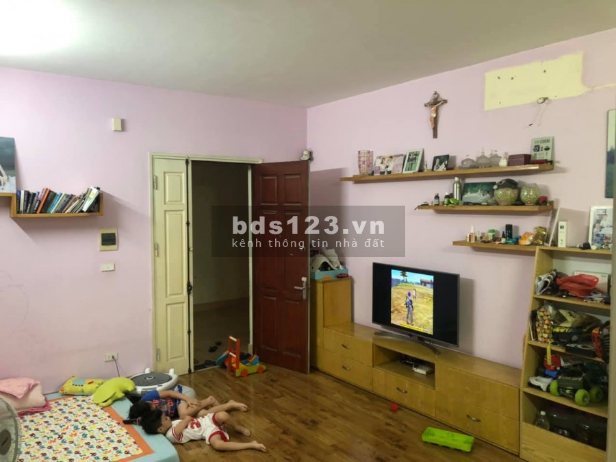 Bán căn hộ có nội thất chung cư Ngô Thì Nhậm Quận Hà Đông dt 63m2, 2PN, 1WC giá 1,5 tỷ. Liên hệ: 0374393926