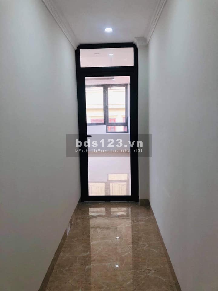Siêu Vip Quận Cầu Giấy nhà 7 tầng đúc khu nhiều cán bộ cao cấp sinh sống, còn mới