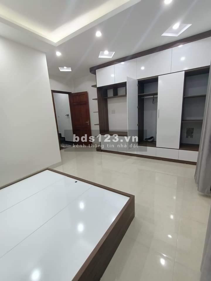 Bán nhà đẹp Tôn Thất Tùng 35m gần phố nội thất đầy đủ nhỉnh 2 tỷ