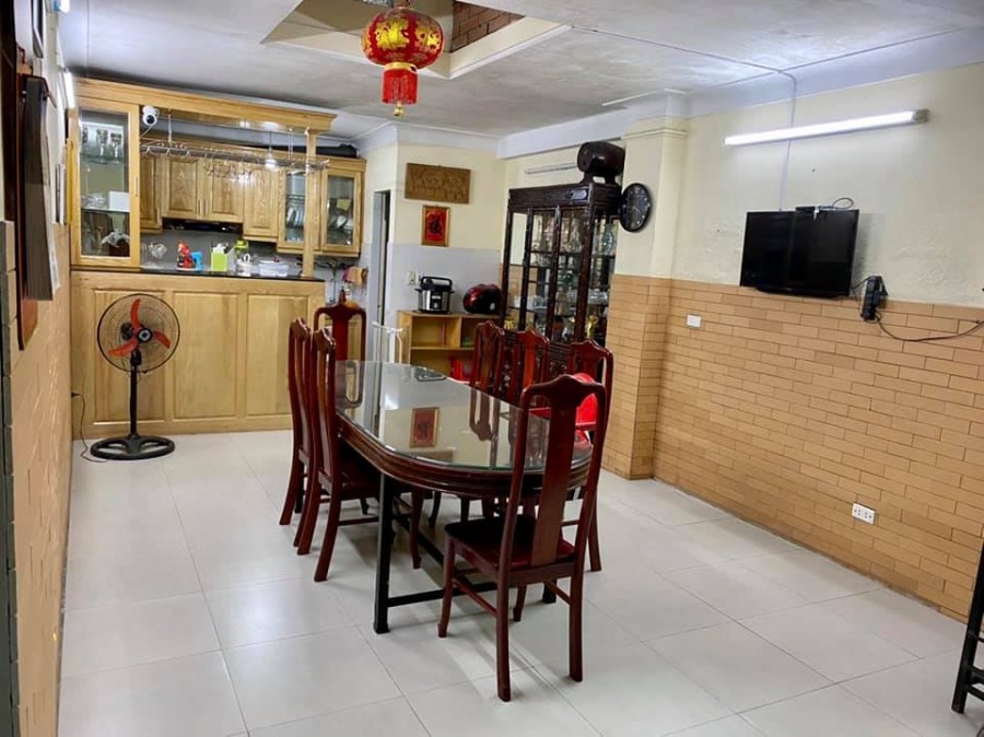 Bán Nhà Hoàng Mai, Gần Hồ Đền Lừ, ô tô đỗ 20m, dt 42m2, giá bán chỉ 3,35 tỷ, lhcc